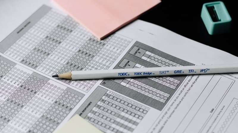 2024/25年にSAT/ACTスコアを必要とするトップカレッジ